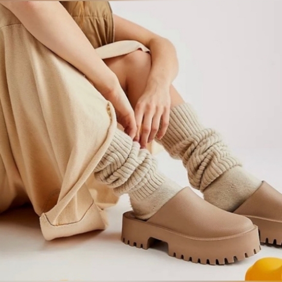 Jeffrey Campbell Tan Mules - Picture 2 of 12